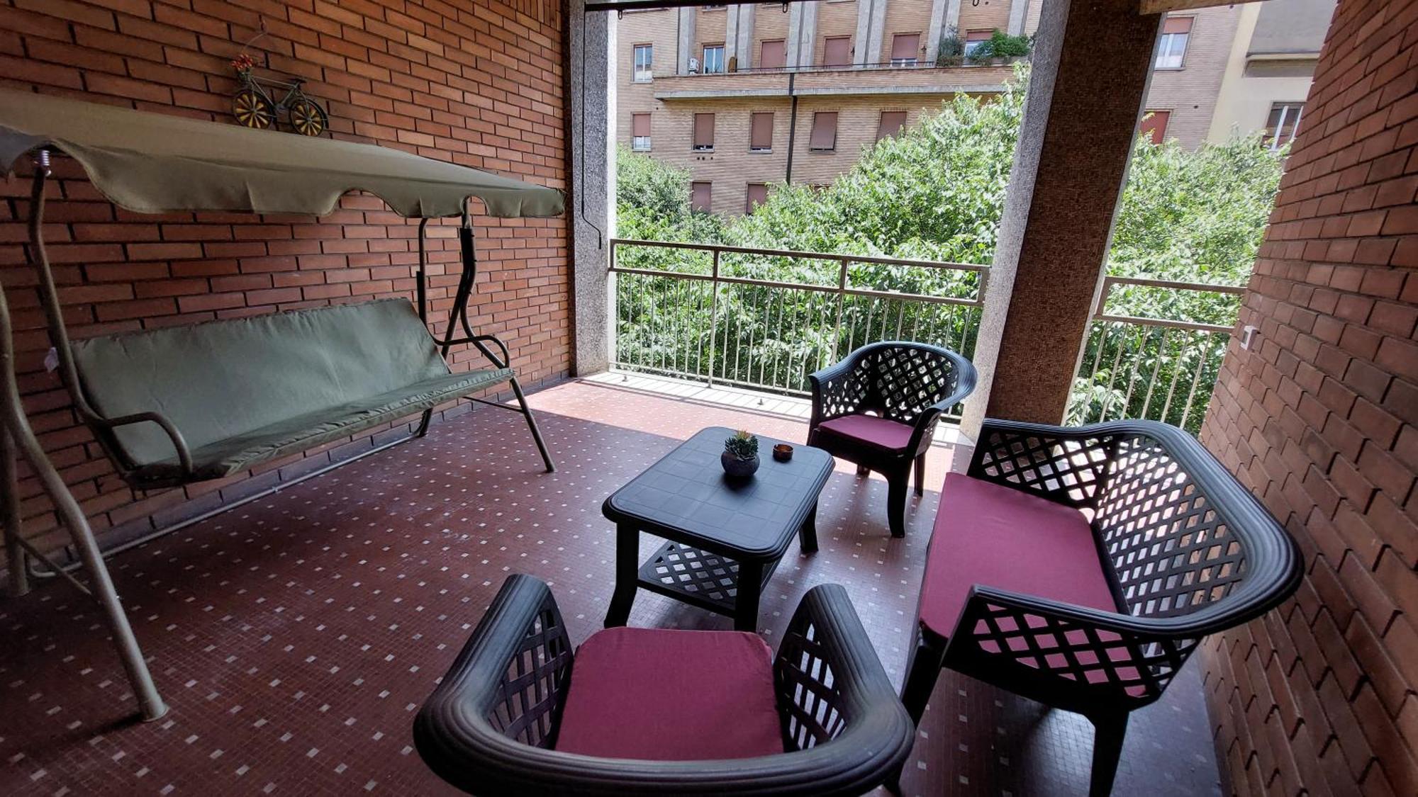 Madame Bologna — Foto 2